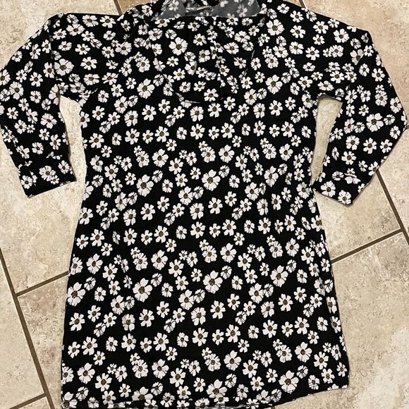 No boundaries black daisy hoodie dress - Picture 4 of 5